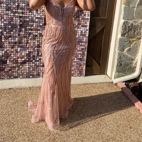 .Gorgeous formal gown or prom dress - Picture 12 of 12